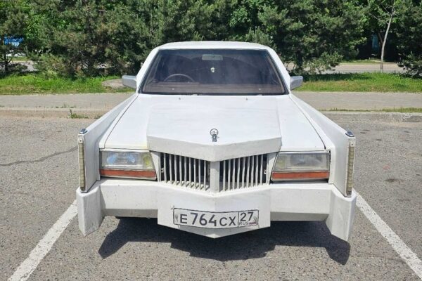 переделал Nissan Gloria в Cadillac Nissan